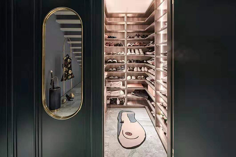 现代前卫风格室内装修效果图-一里洋房复式楼200平米-衣帽间 现代前卫风格室内装修效果图-一里洋房复式楼200平米-衣帽间